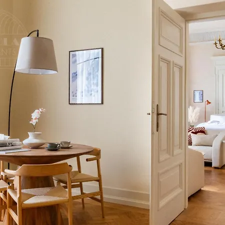 Le Jardin - Classy, Elegant Apartments In The City Center Краків Екстер'єр фото