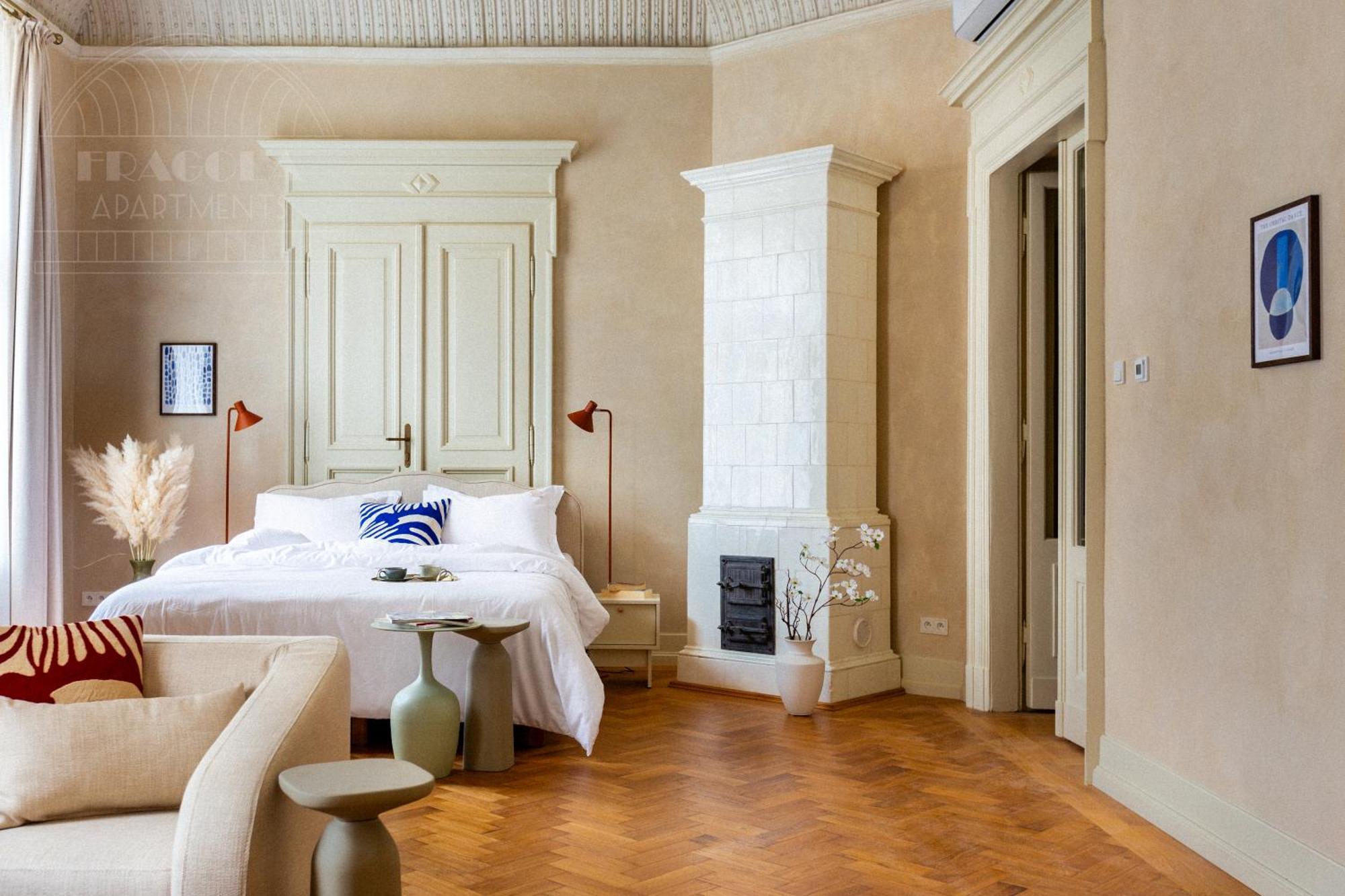 Le Jardin - Classy, Elegant In The Center