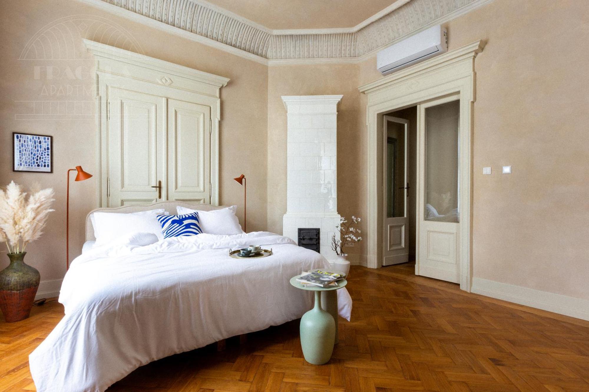 Le Jardin - Classy, Elegant In The Center Apartment *