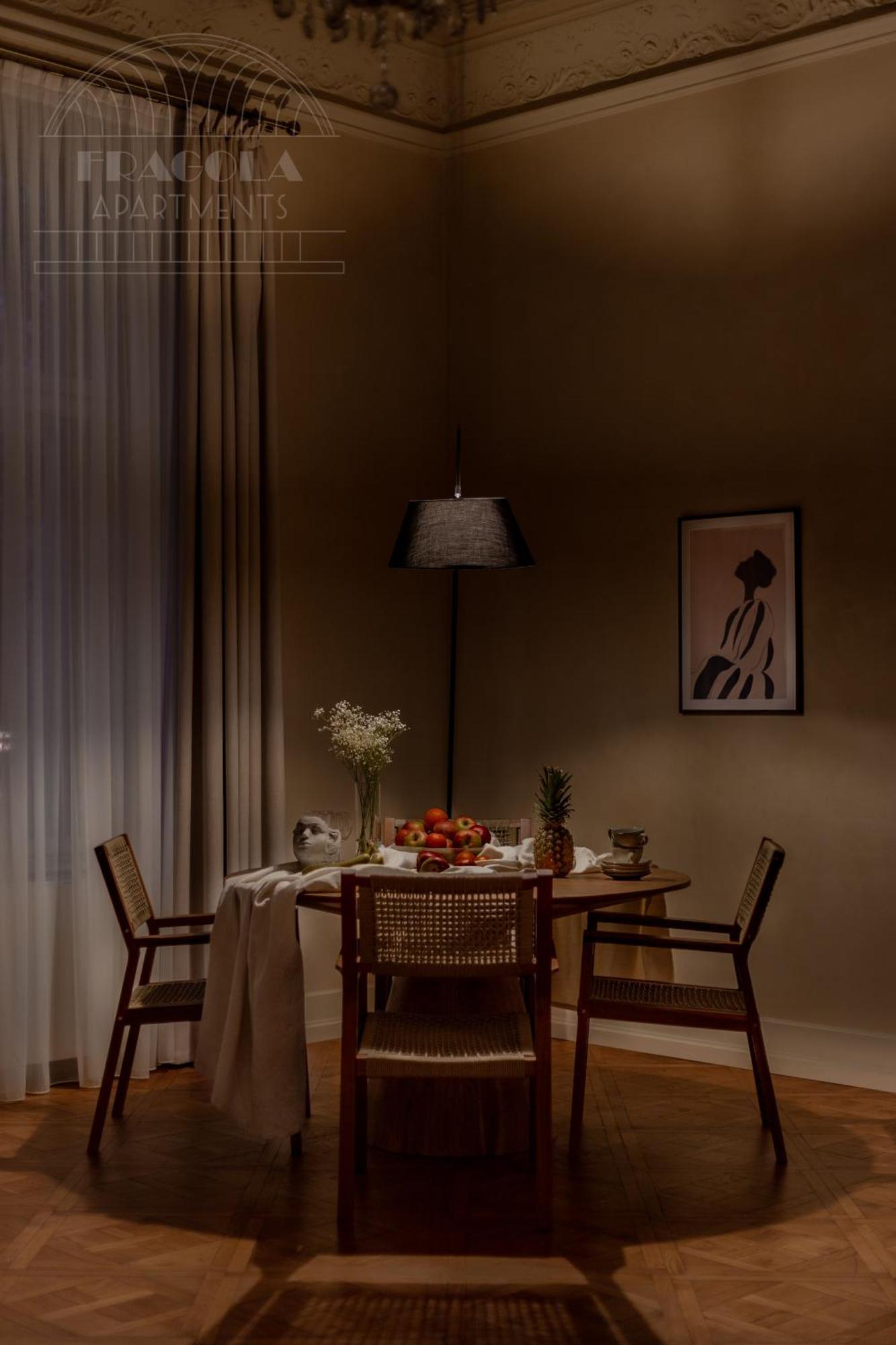 Le Jardin - Classy, Elegant In The Center Apartment *